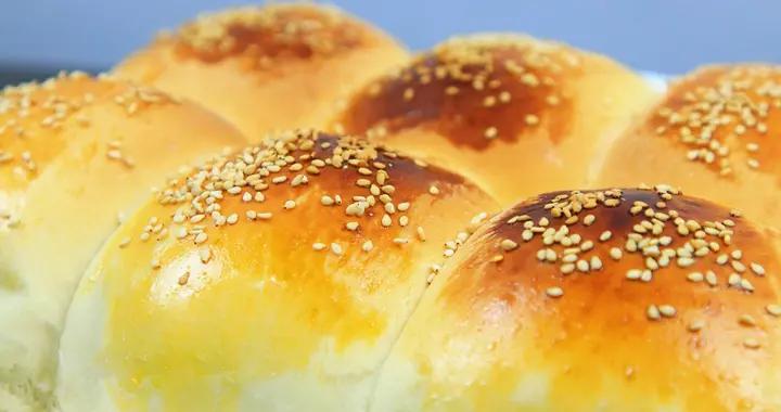 在家怎么做面包的视频 d7ff-isqivxf7308021.jpg