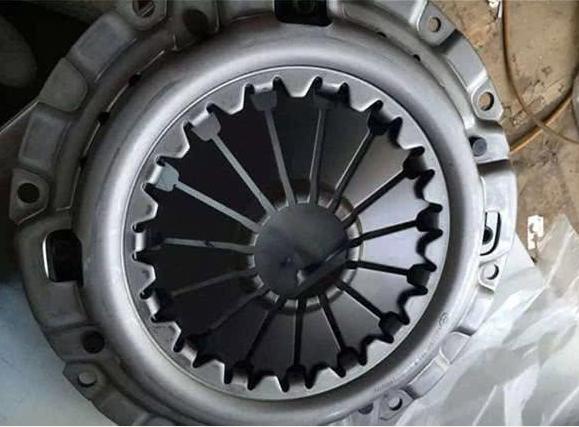 离合器片多久更换一次?老司机:出现这3种征兆赶紧更换