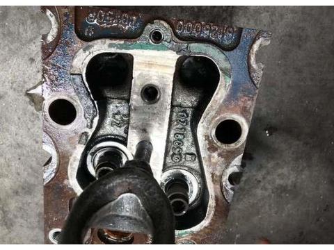 清理积碳只能拉高速？老司机教你，用这两个土办法，让积碳全跑光