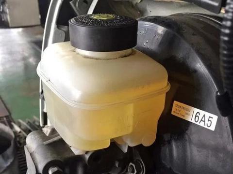 做保养只会换机油？这几个零件跟着换，车子多开好几年