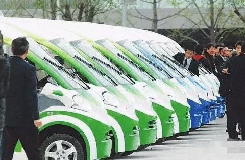 卖不掉修不起? 第一批“吃螃蟹”的绿牌车主哭诉: 我买了辆“爹”