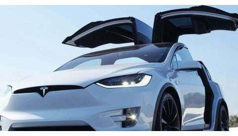 拆开特斯拉电池后，看到上千节“5号电池”，网友：就这？