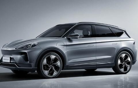 中国品牌又一全新中型SUV预售，光看车名已懵