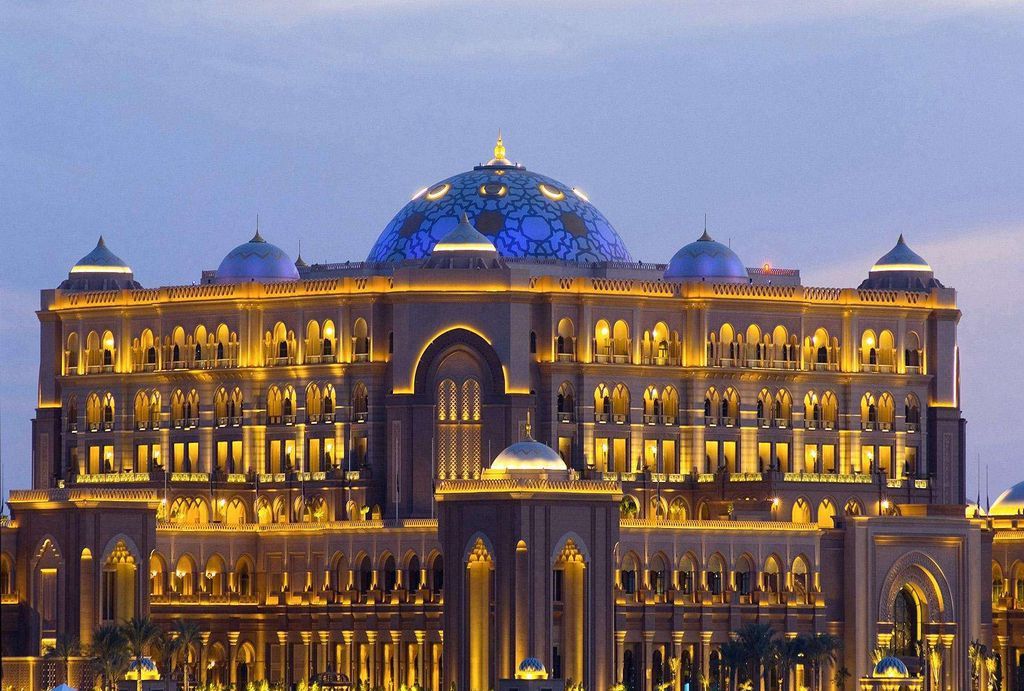 世界上最豪华的八星级酒店:用40吨黄金打造,皇帝般的待遇