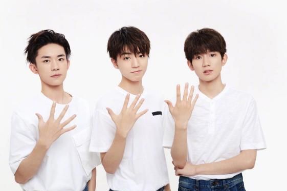 tfboys刚出道照片,tfboys一周年图片 回顾tfboys出道5周年时刻,陈赫送祝福幽默,韩红"老江湖"了