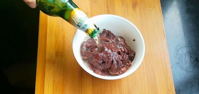 淮扬菜大厨教你精准操作这道腰肝合炒,鲜香软嫩,糖醋味浓