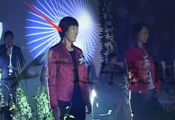 29年前,妻子葛淑珍带着聋哑儿赵铁蛋离开了赵本山,如今过得怎样