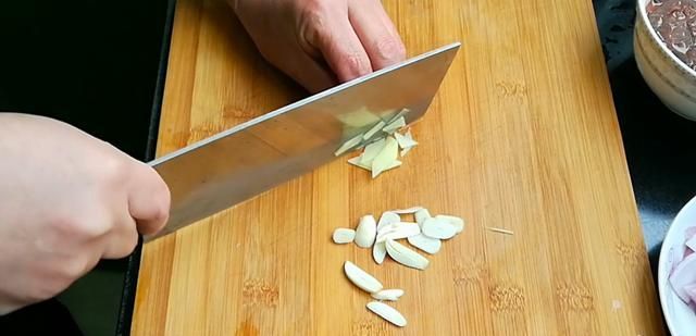 淮扬菜大厨教你精准操作这道腰肝合炒,鲜香软嫩,糖醋味浓