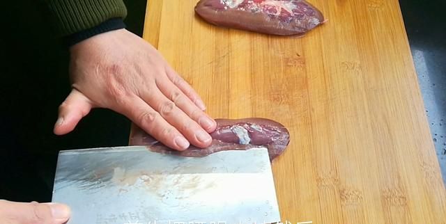 淮扬菜大厨教你精准操作这道腰肝合炒,鲜香软嫩,糖醋味浓