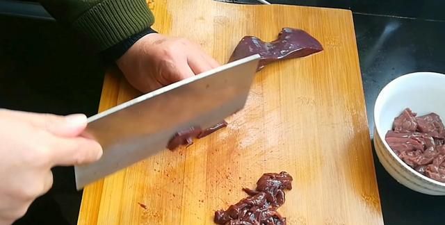 淮扬菜大厨教你精准操作这道腰肝合炒,鲜香软嫩,糖醋味浓