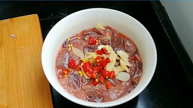 淮扬菜大厨教你精准操作这道腰肝合炒,鲜香软嫩,糖醋味浓