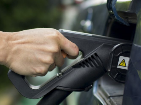 病毒肆虐，我国的电动汽车计划大受打击