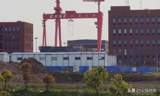 国产003航母排水量12万吨超过美国福特级-哈哈