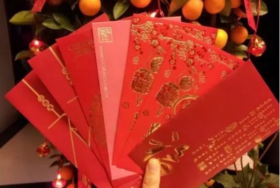 亲戚暗中塞钱给你 却不让你告诉父母 一般有两种