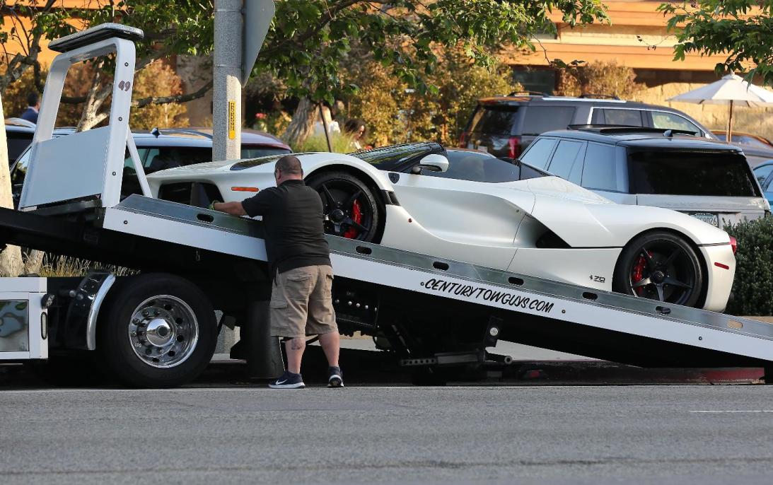 全世界「最快的男人」都买了哪些车?