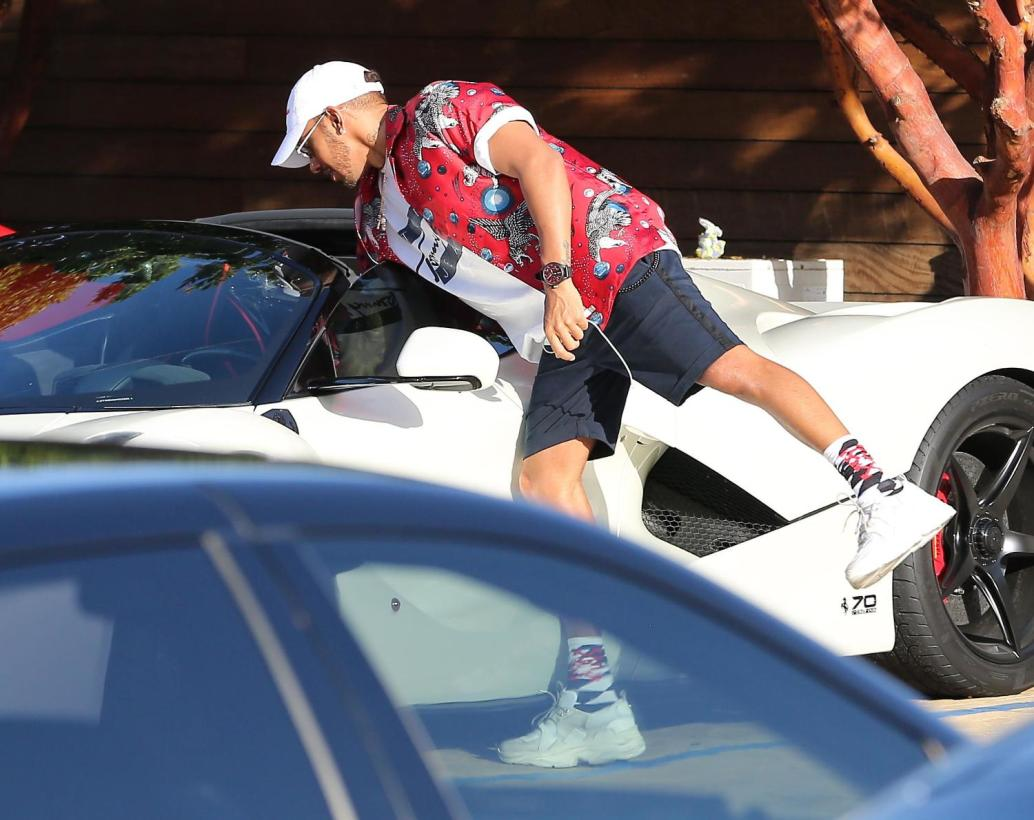 全世界「最快的男人」都买了哪些车?