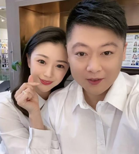 乡村爱情谢永强结婚老婆比他小12岁长得比王小蒙还美