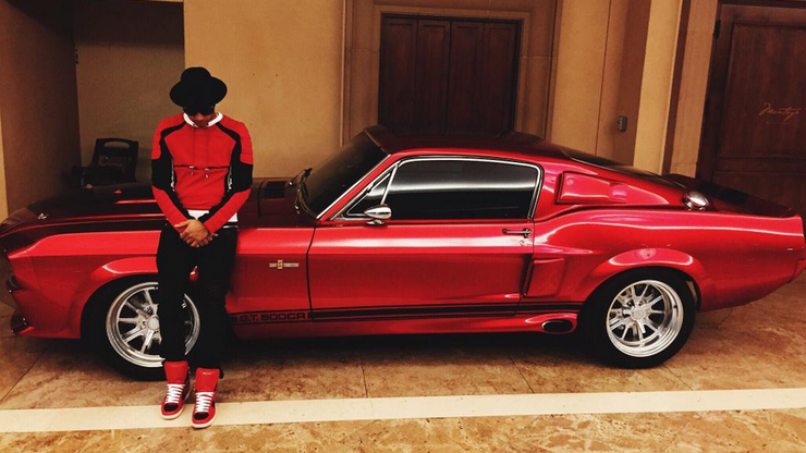 全世界「最快的男人」都买了哪些车?