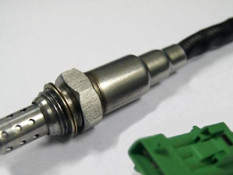 清理汽车不只是外表，这几个地方需勤清理，否则汽车或启动不了