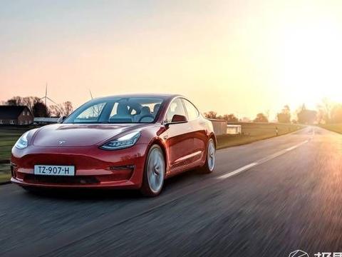 特斯拉正式推出针对交通信号灯和停车标识的自动驾驶导航系统