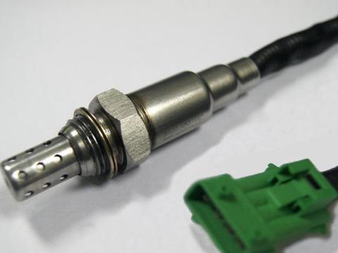 清理汽车不只是外表，这几个地方需勤清理，否则汽车或启动不了