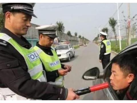 喝了酒开特斯拉回家，坐在副驾驶上，用无人驾驶，算酒驾吗？