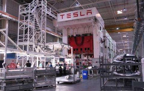 一周烧掉3亿美元，特斯拉扛不住了，打算禁令结束前复工