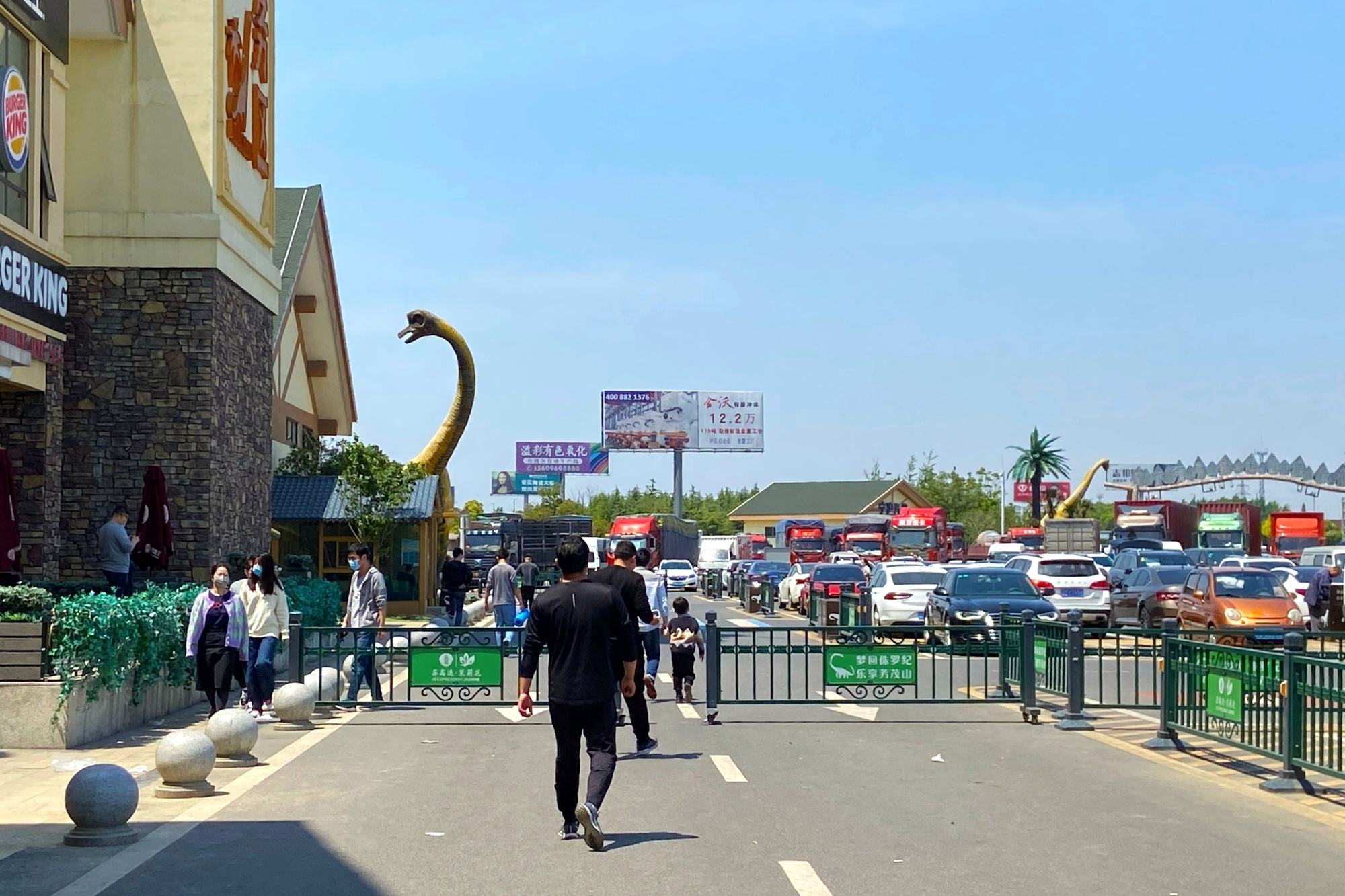 江苏常州最美的高速服务区,以恐龙元素为主题,好像穿越了时空 江苏常州最美的高速服务区,以恐龙元素为主题,好像穿越了时空