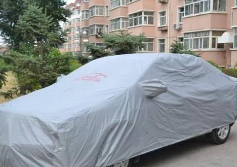 天气逐渐变暖，为你的爱车置办一件车衣