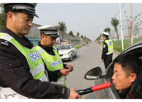 喝了酒开特斯拉回家，坐在副驾驶上，用无人驾驶，算酒驾吗？