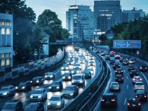 拓荒、追风、骗补，未竟的中国汽车梦