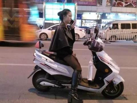 为啥电动车电池充满了，一加速就掉两格电？你多半有这几种习惯