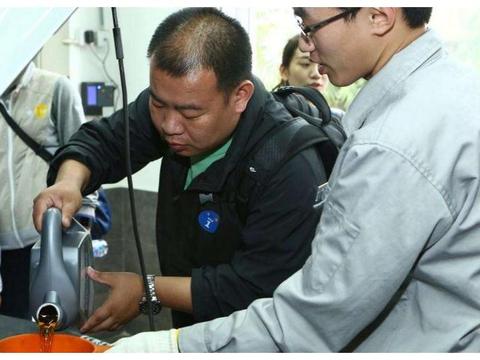 还5000公里换次机油？上了4S店的当还不知道，车坏了他们可不管