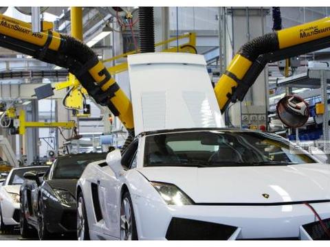 为什么汽车厂家不用不锈钢造车？厂家：造台车哪有那么简单！