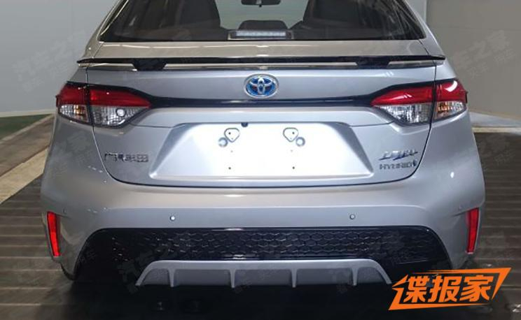 长安马自达CX-30开启预售;VV7 GT巴博斯版设计草图曝光