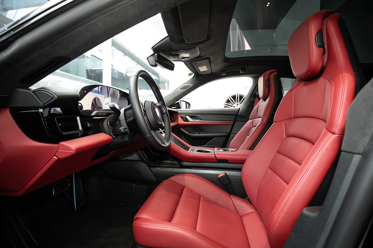 全新保时捷Taycan Turbo S及Taycan Turbo  杭州正式上市