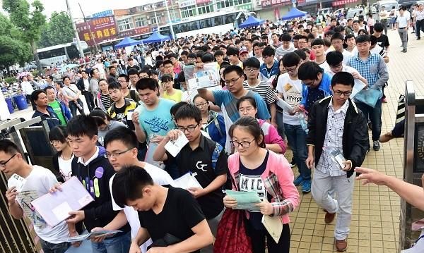 高考英语存在了几十年,为啥总有人建议把