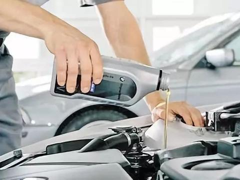 搞懂车上各种油液更换周期，再也不怕去4S店被坑，你做对了吗？