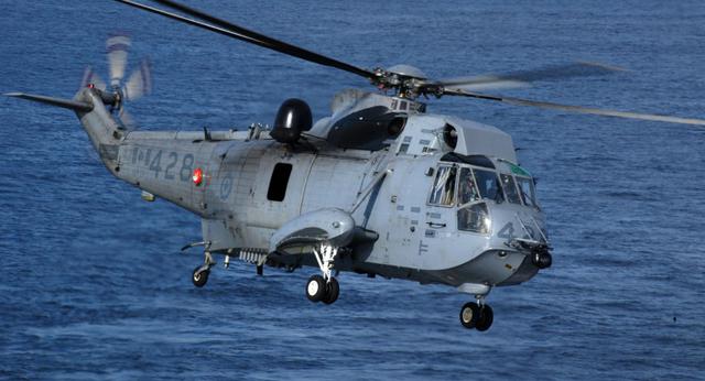一架军用直升机坠海!北约3国出动军舰搜救,已发现部分遗体