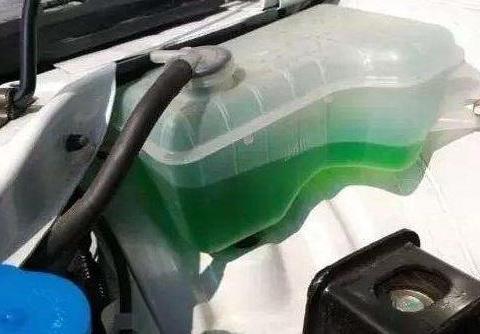 车子跑了6万公里，这配件和油液最好换下，以免伤车