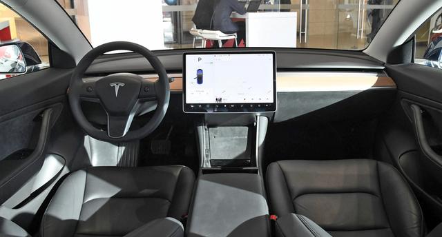 终于等到这一天！特斯拉总算迎来降价潮，这次降幅真大很大