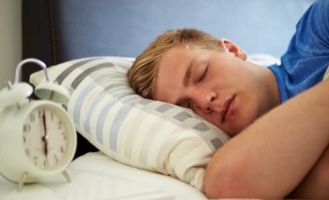 睡眠质量差对肺部疾病的危害甚至超过吸烟 1 睡眠质量差对肺部疾病的危害甚至超过吸烟
