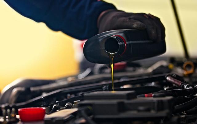 刹车油、机油和防冻液，该多久换一次？老司机：记住这时间即可