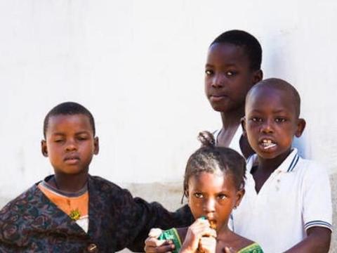 英国 人口 白人_英国白人肚皮舞图片(2)