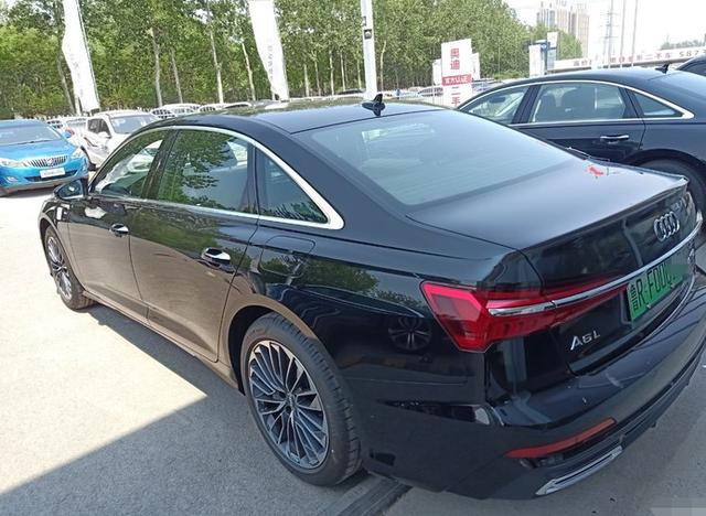山东车友花52万元买到奥迪A6L,插电混动版,交车时车牌很漂亮