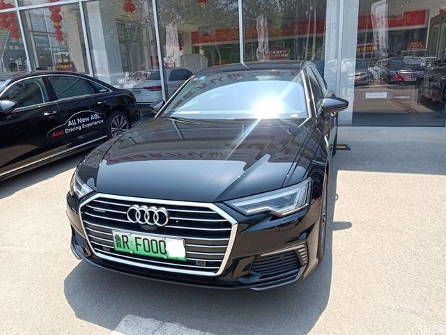 山东车友花52万元买到奥迪A6L,插电混动版,交车时车牌很漂亮
