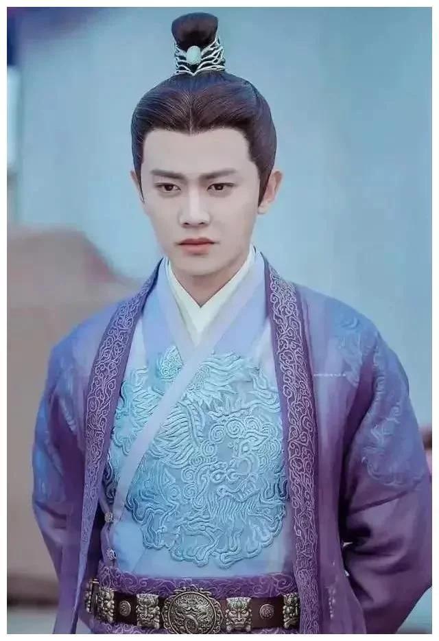 圈粉任嘉伦,是因为他的颜值,还是他在剧中的人设和造型?