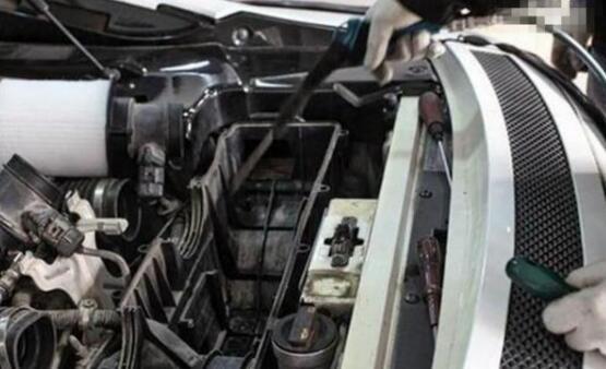 关于保养方面的几点小知识，汽车保养可以做，但这几项不要选