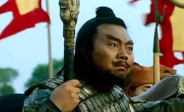 张飞到底用的是什么兵器？根本不是丈八蛇矛，曹操喝酒用到了它