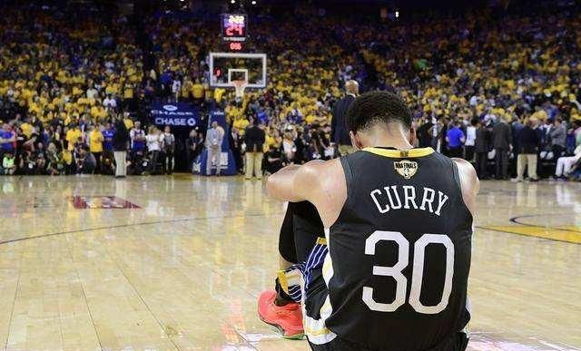 nba赛场上那些经典的背影!阿里纳斯最嚣张,库里科比都